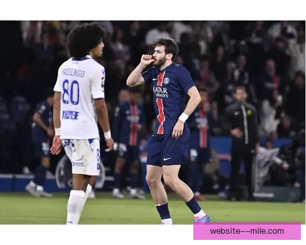 巴黎圣日耳曼主力扎伊尔缺席引发球队战术调整与阵容困局